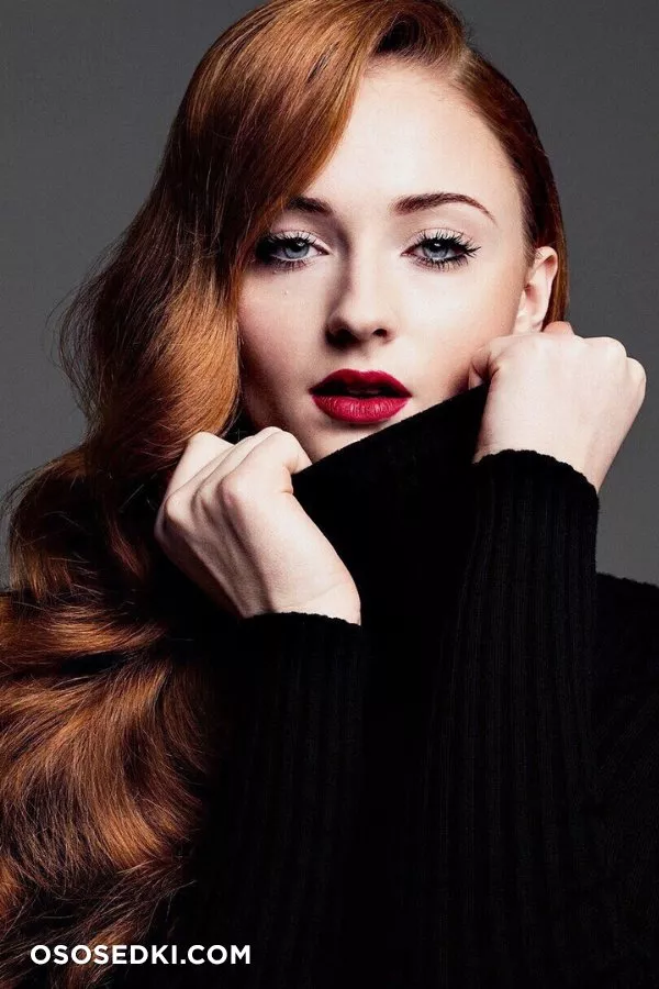Sophie Turner - 4