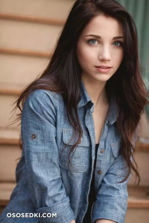 Emily Rudd - 4