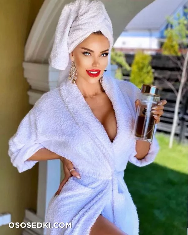 Bianca Dragusanu - 5