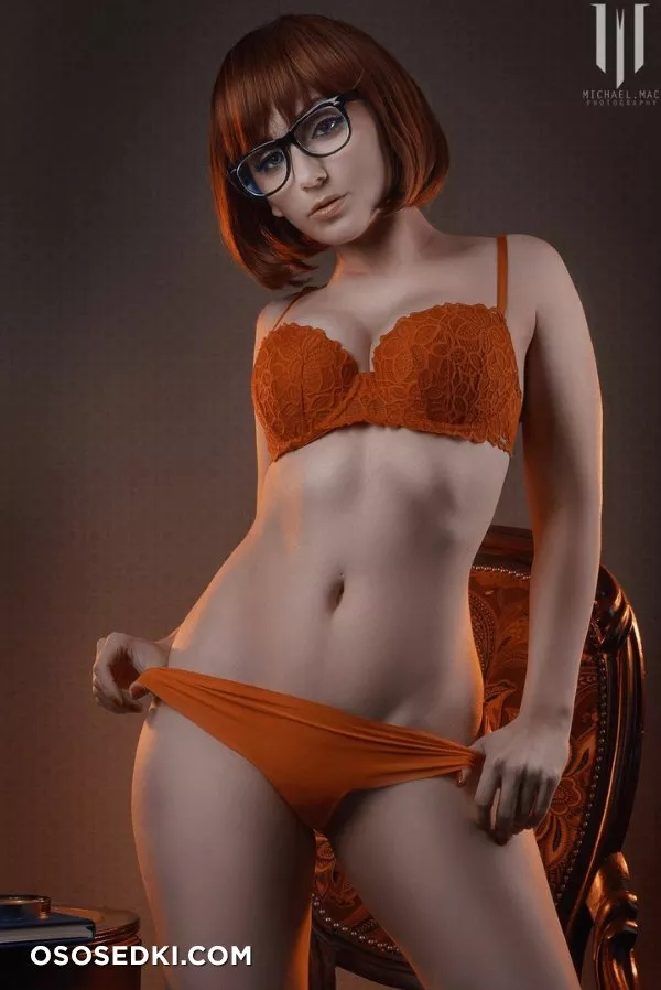 Jennifer Van Damsel _ Scooby-Doo _ Velma Dinkley - 4