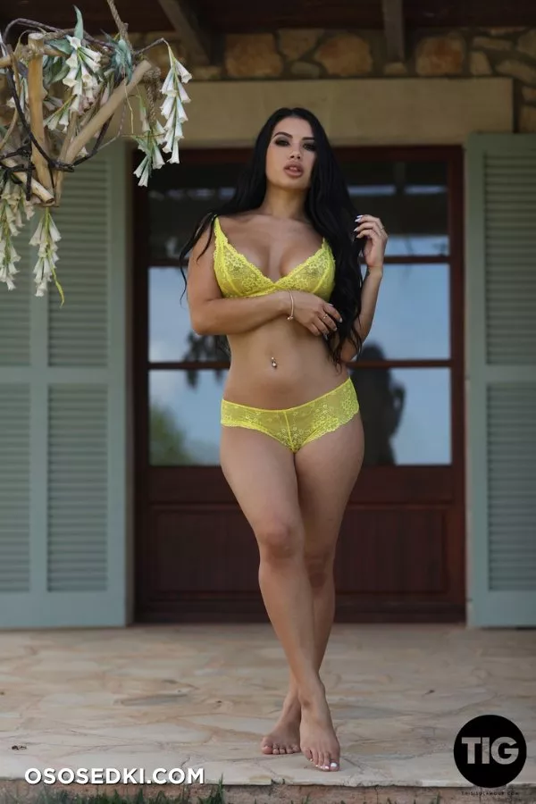 Nicole Snow-Peaches And Creama - 4