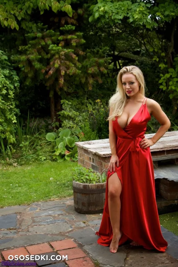 Hannah Claydon - Take A Turn Around The Garden - 3