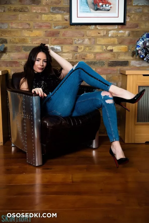 Laura Hollyman  - 4