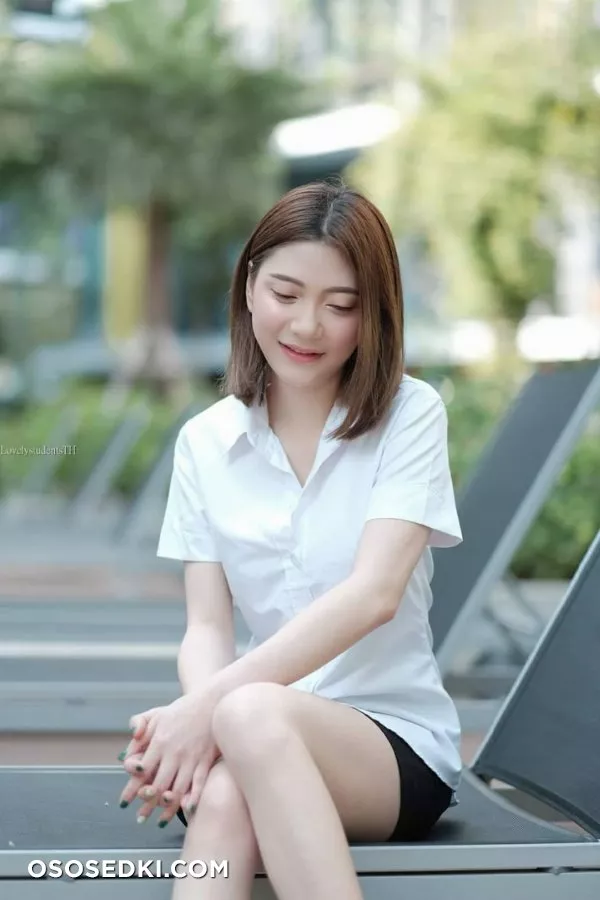 น้อง ฟ. ชุดนักศึกษา - 3