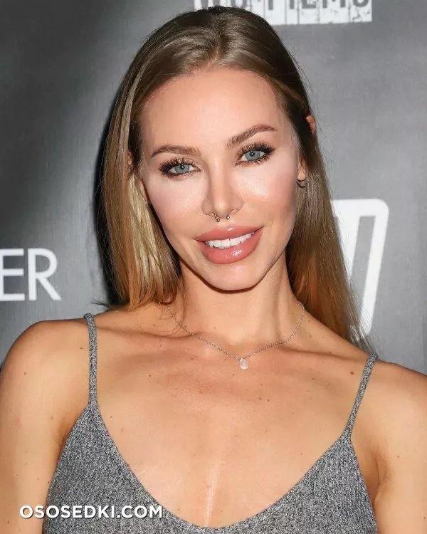 Nicole Aniston - 5