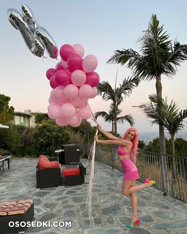 Kendra Sunderland - 1