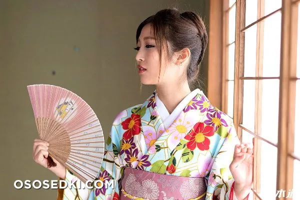 Emiri Momota - 1