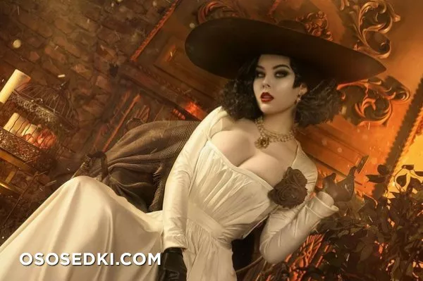 Lady Dimitrescu (Resident Evil) Disharmonica /Helly Von Valentine  - 2