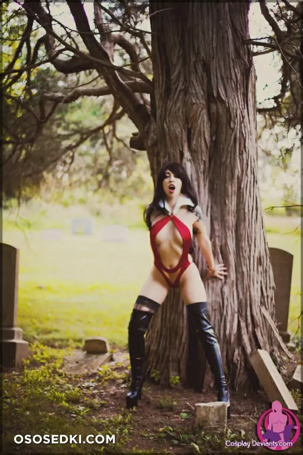 Vampirella (Comics)  - 1