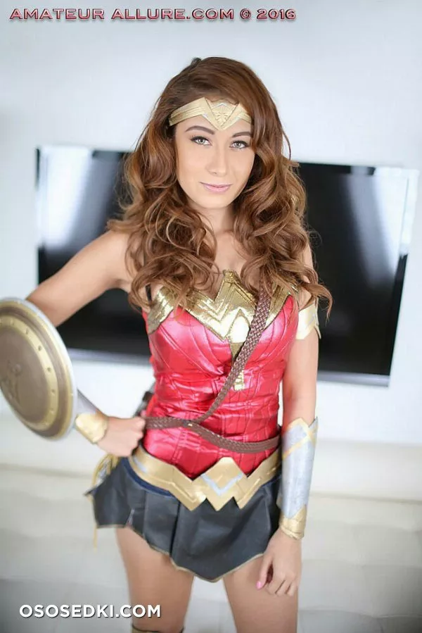 Wonder Woman (DC) Lilly Evans - 1