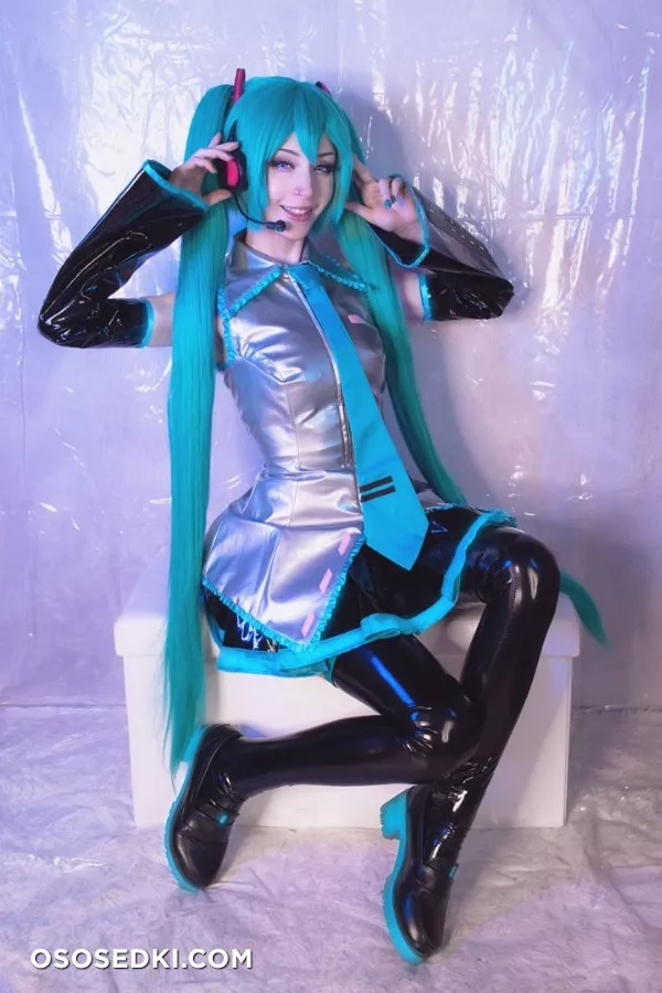 Hatsune Miku (Vocaloid) - ShiroKitsune - 3