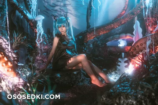 Hatsune Miku (Vocaloid) - Stupid Momo - 1