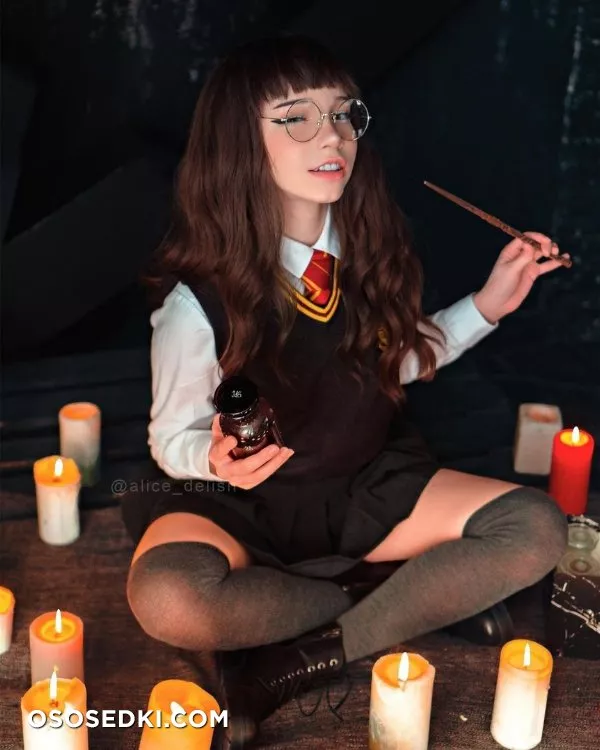 Moaning Myrtle (Harry Potter) - Alice Delish - 1