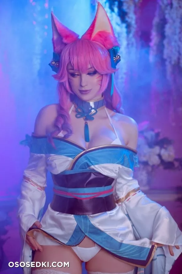 Lady Melamori - Spirit Blossom Ahri (League of Legends) - 5