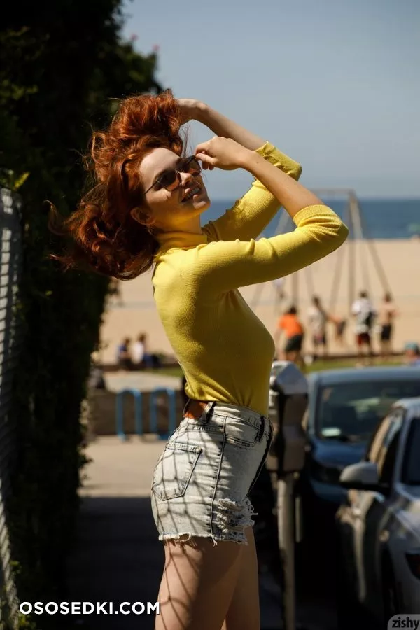 Sabrina Lynn - Yellow - 1