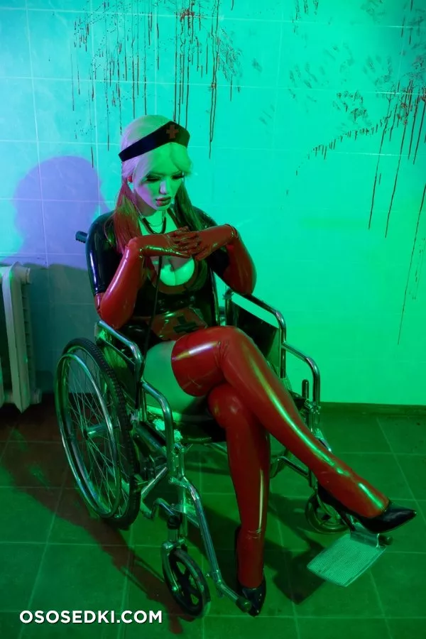 Lada Lyumos - Harley Quinn [Nurse] (DC) - 3