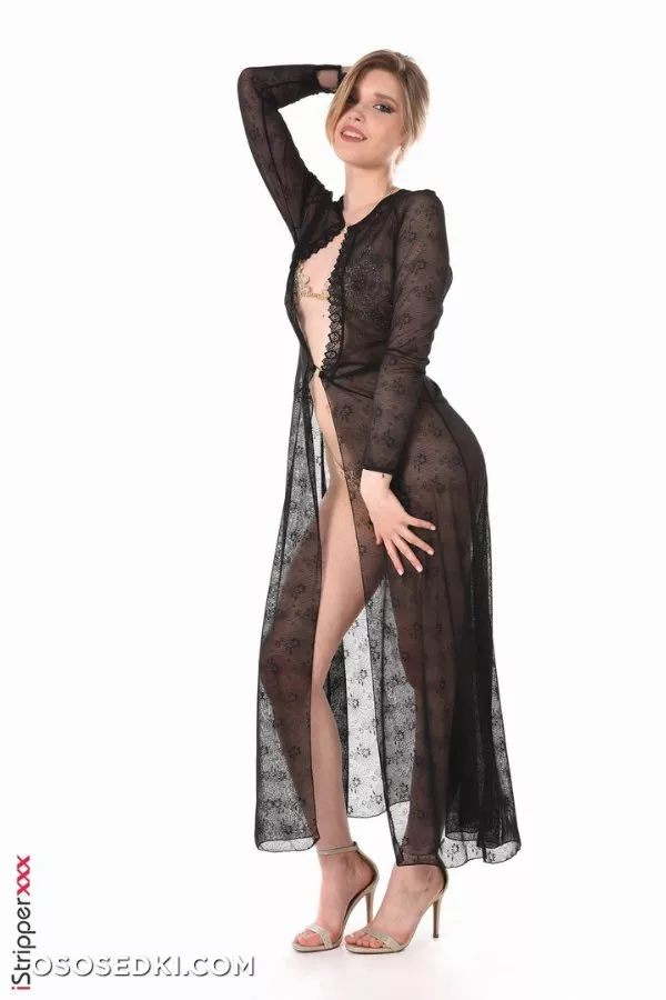 Freya Mayer - Elegance Personified - Card #0801 by Istripper - 2