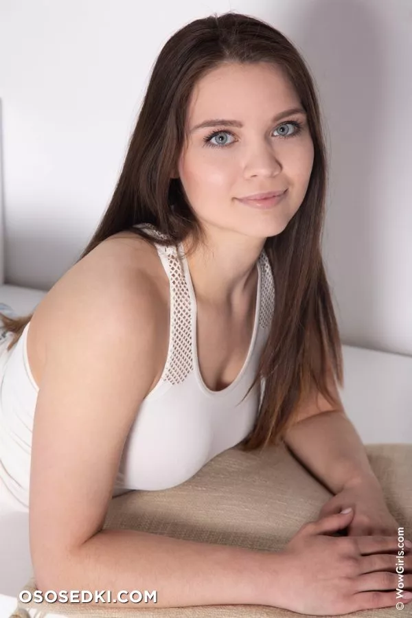 Elizabeth T - Blue Eyes Hot Body by WowGirls - 4