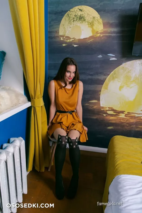 Diana - Set 156 - FameGirls - 1