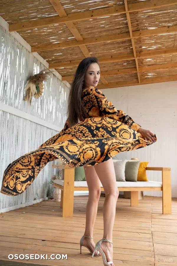 Li Moon - She is Really Beautiful - Watch4Beauty - 4