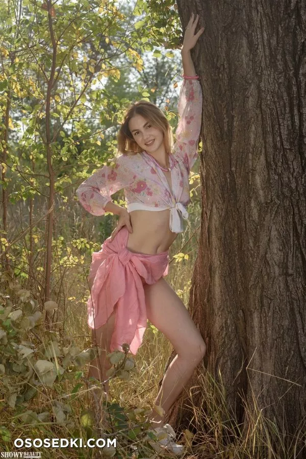 Hannah - Stunner - ShowyBeauty - 3