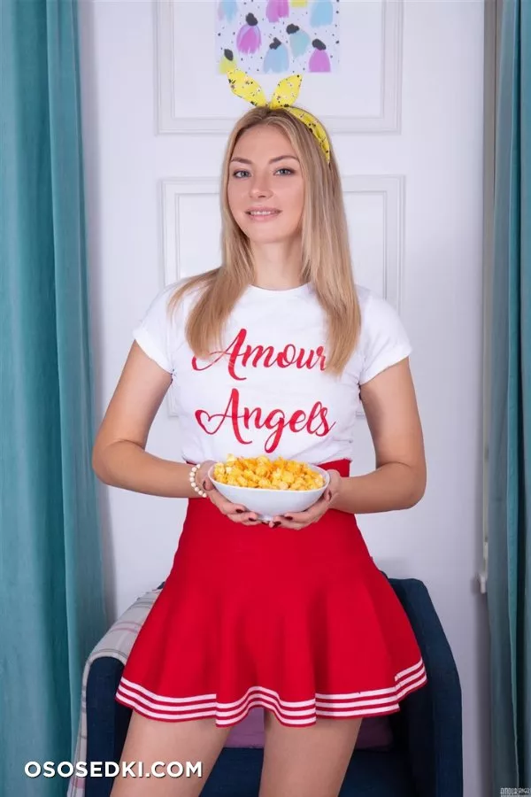 Sallie - Flirting - AmourAngels - 2