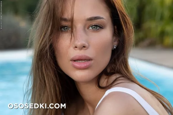 Georgina - Blue Liquid - PhotoDromm - 2