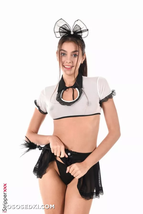 Alissa Foxy - Sexy Dust Hunter - Istripper - 4