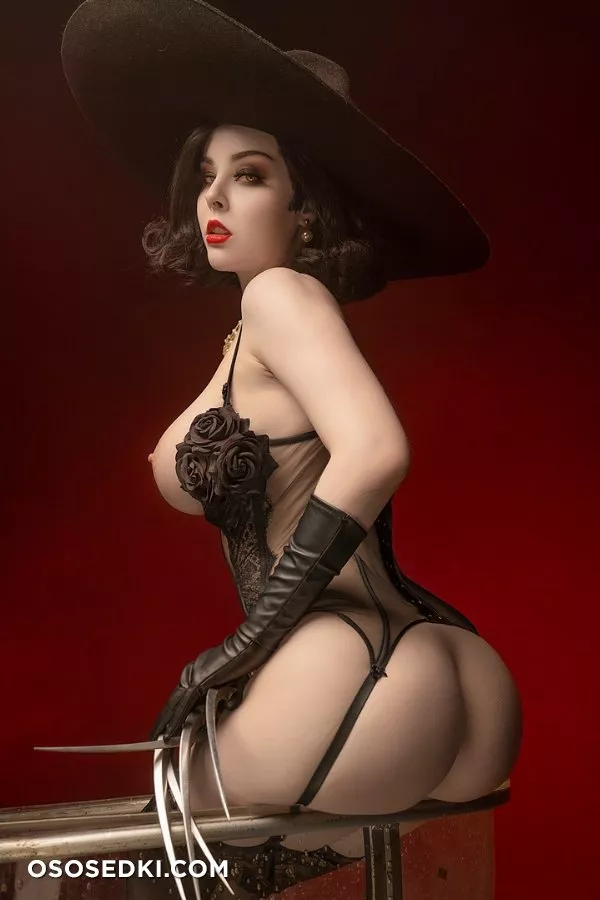 Disharmonica - Lady Dimitrescu - 3