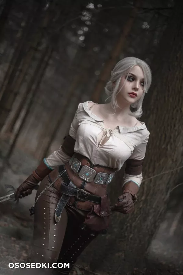 Saya The Fox | Ciri - 1