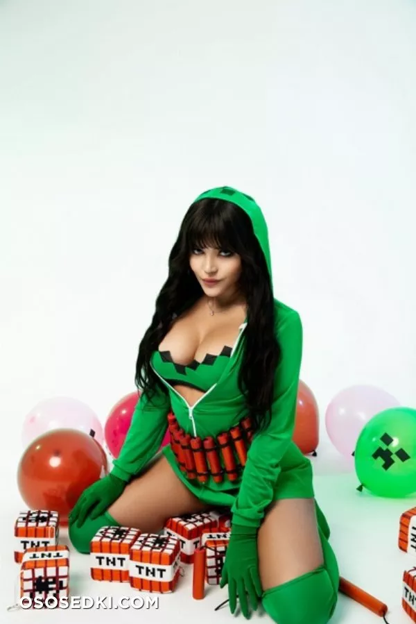 Kalinka Fox | Creeper - 3