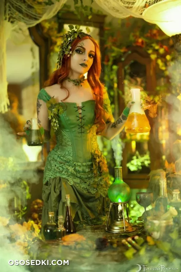 Genevieve | Poison Ivy - 4
