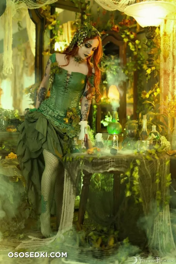 Genevieve | Poison Ivy - 5
