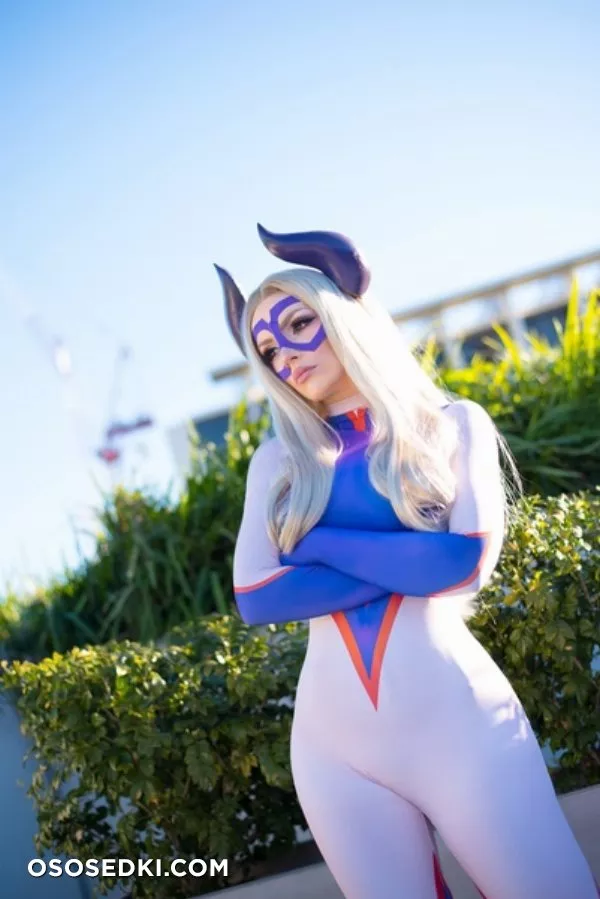 Katyuska Moonfox | Mount Lady - 1