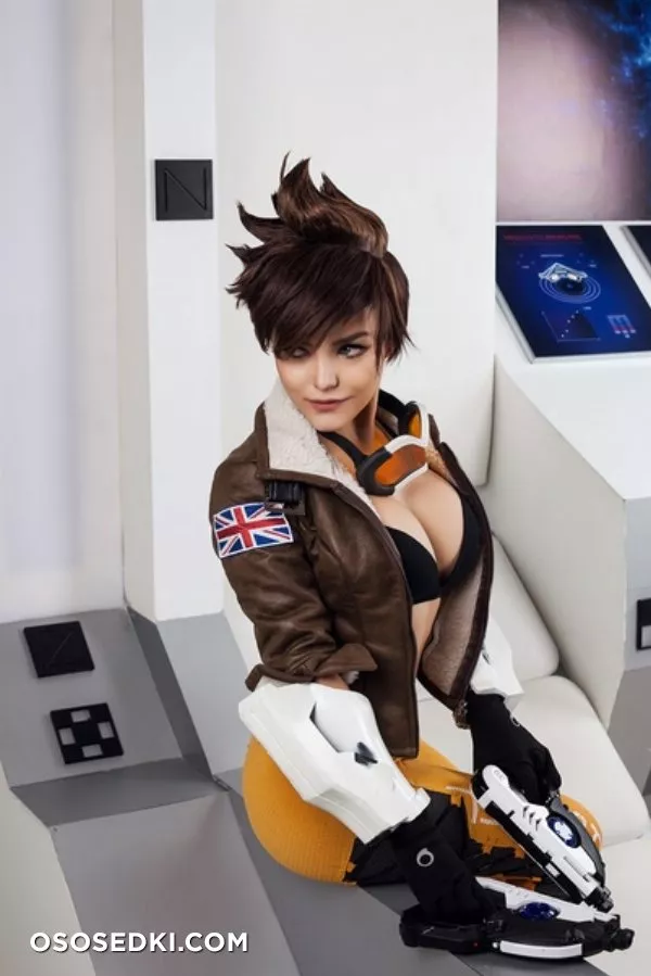 Kalinka Fox | Tracer - 3