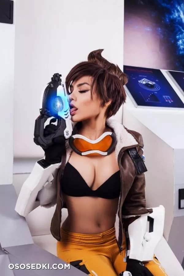 Kalinka Fox | Tracer - 5