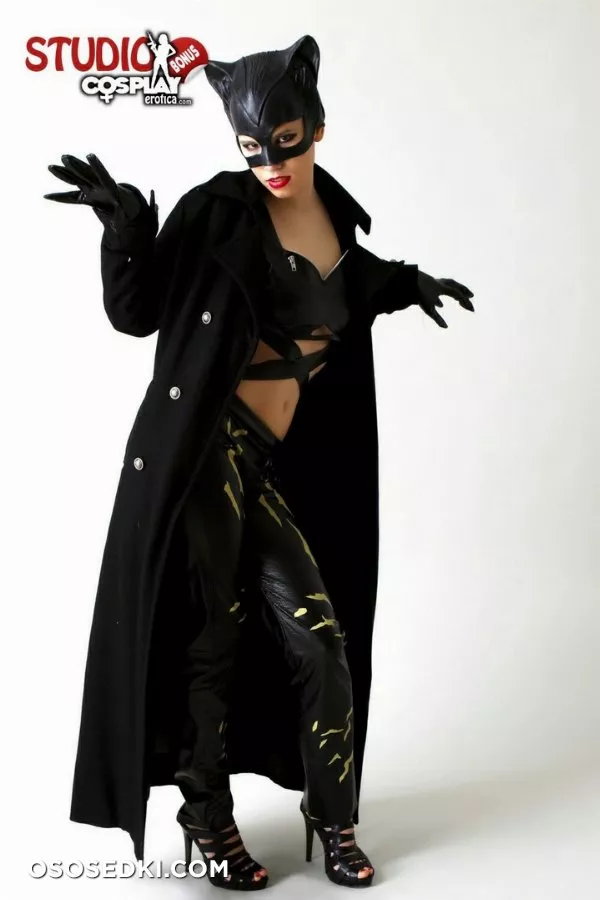 Cassie | Catwoman - 4