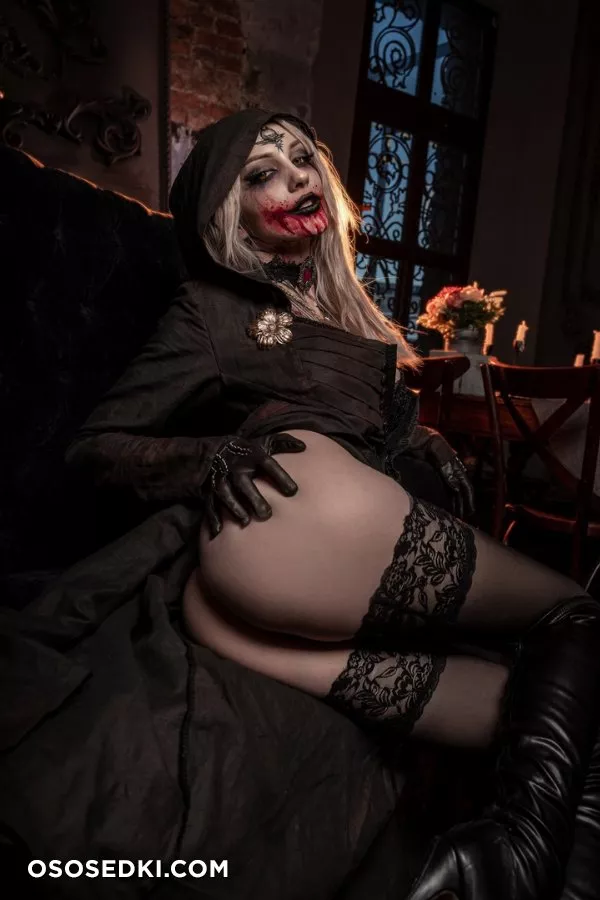 Alin Ma Nudes - xenoncos Ass &amp;  Tits Photos in Sexy Daniela Dimitrescu Onlyfans Cosplay - 5