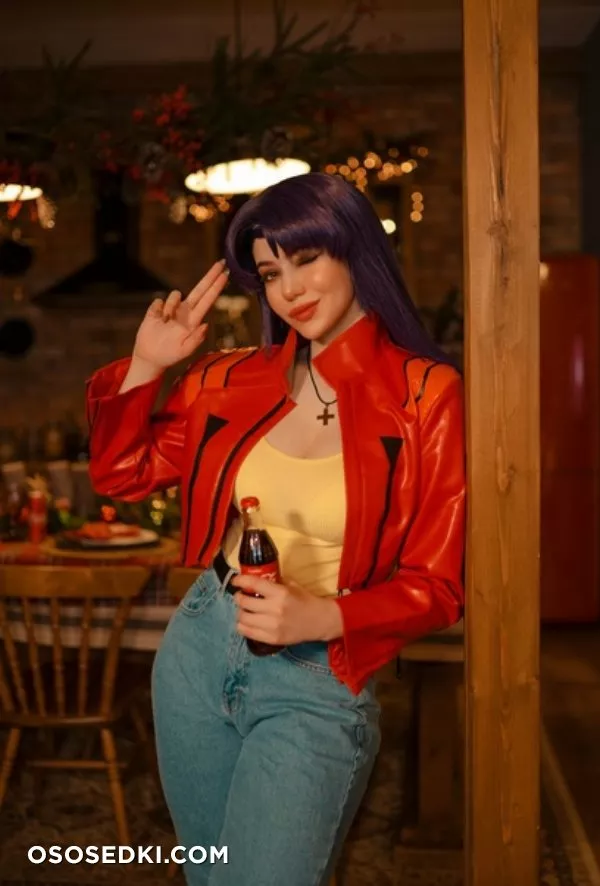 Alina Becker | Misato Katsuragi - 2