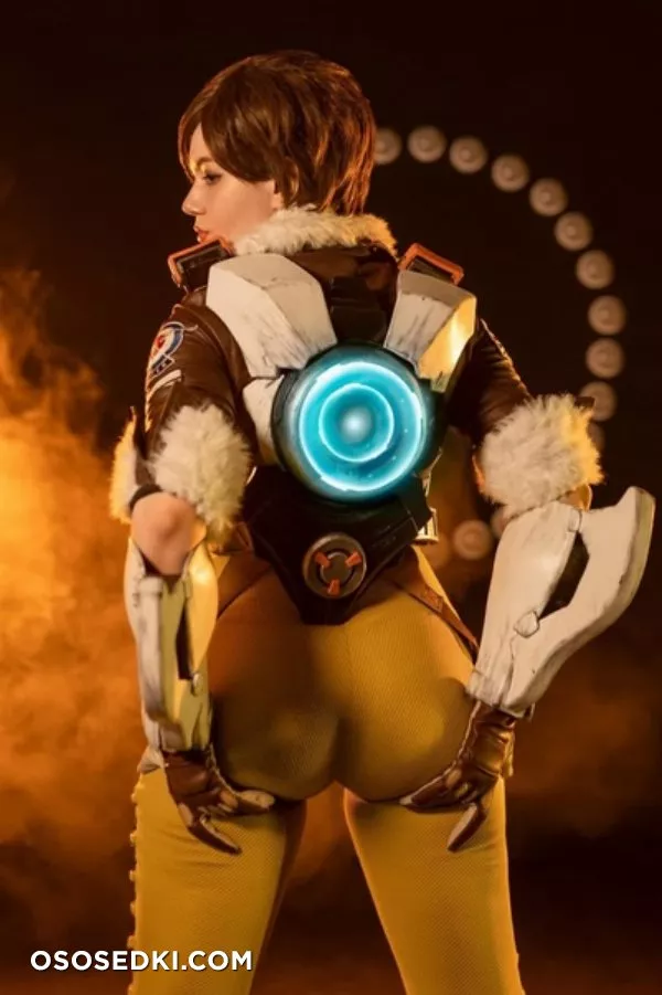 Alina Becker | Tracer - 4