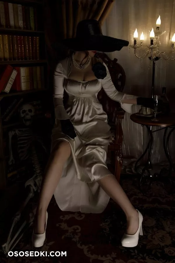 Hokunaimeko | Lady Dimitrescu - 5