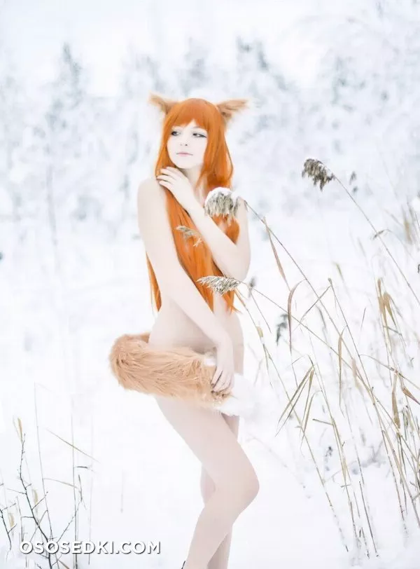 Tsuki Desu | Holo - 3