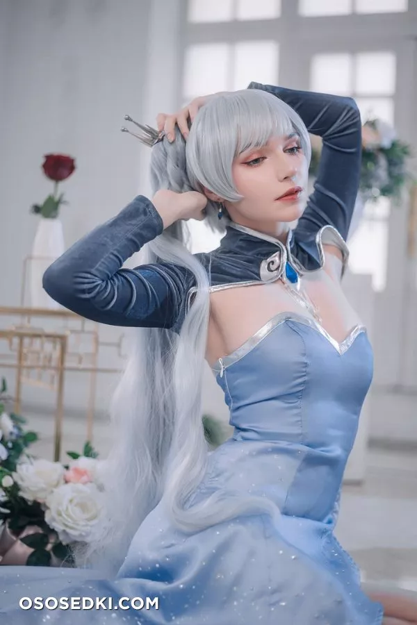 Michi Kyunn | Weiss - 1