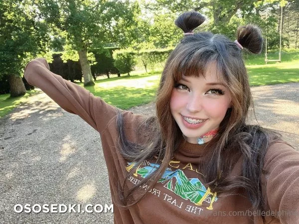 Belle Delphine Swings, boxing and ducks - 3