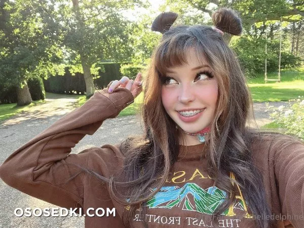 Belle Delphine Swings, boxing and ducks - 5