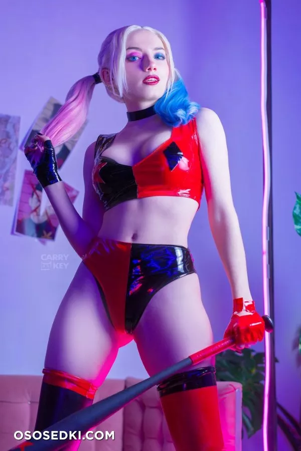 Harley Quinn by Carry Key - 3