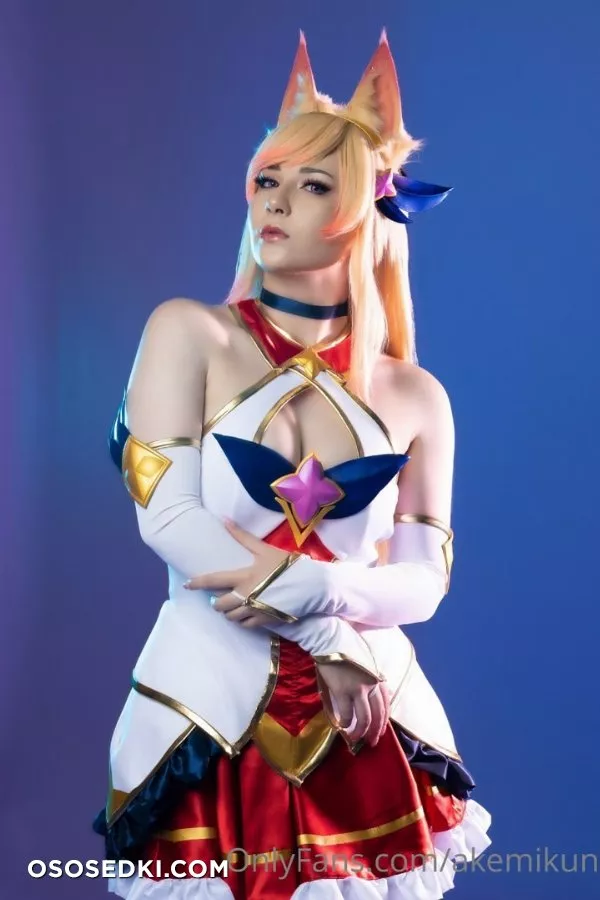 Ahri by Akemi101xoxo - 2