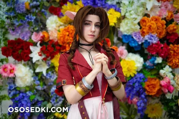 Aerith Gainsborough by Lana Rain - 2