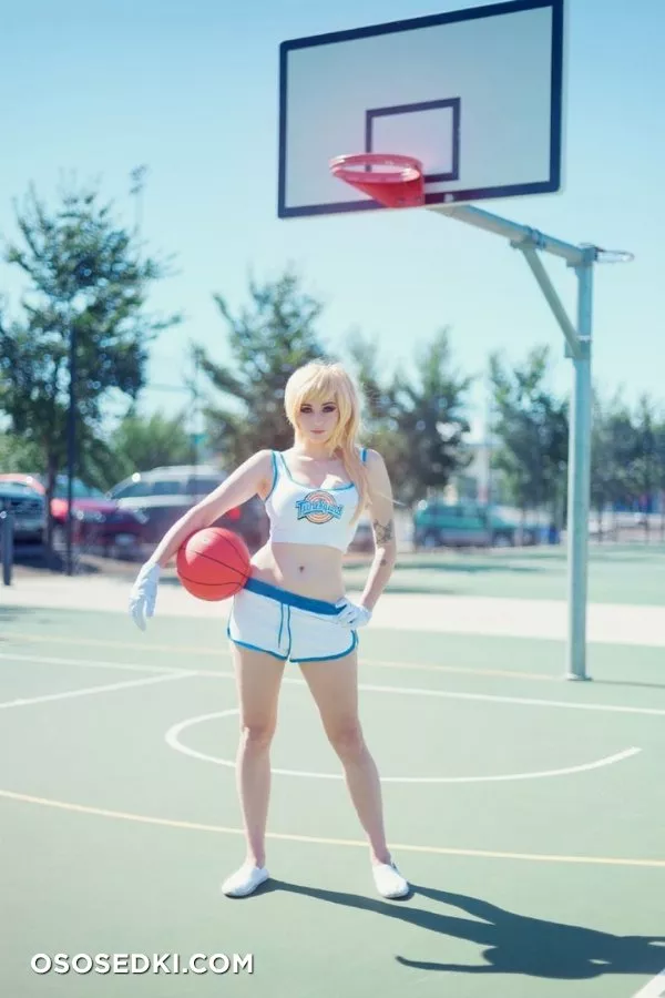 Lola Bunny by Kayla Erin - 1