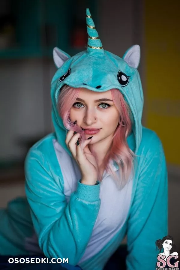 Flying Unicorn by Leah Meow - 1